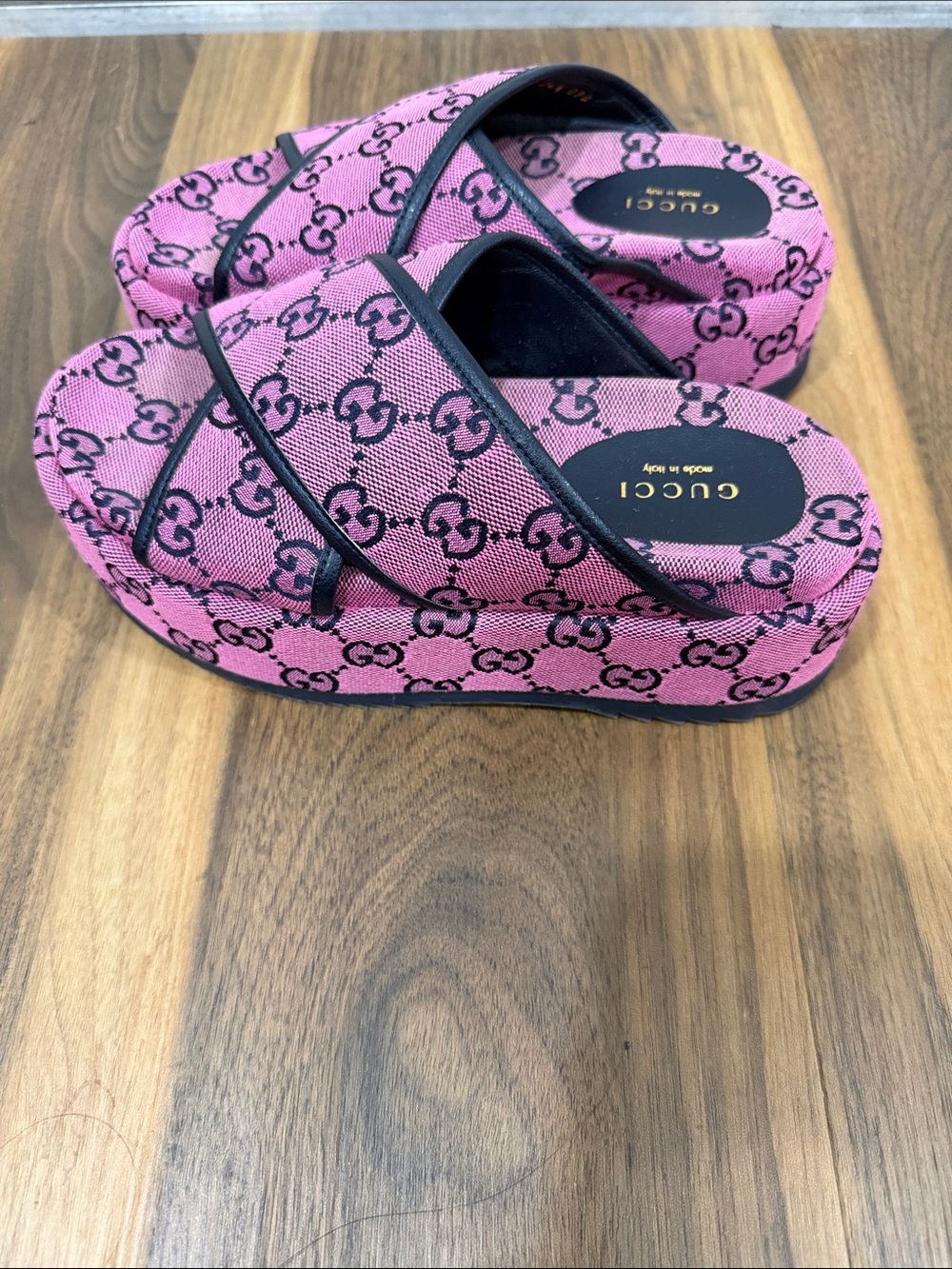Gucci Pink GG Logo Cross-Strap Slides - Picture 2 of 5